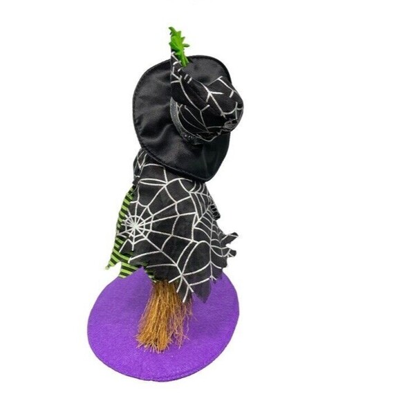 Annalee Doll Halloween 2012 Hag Witch on Broom Spiderweb Cape 301612 - Picture 5 of 9